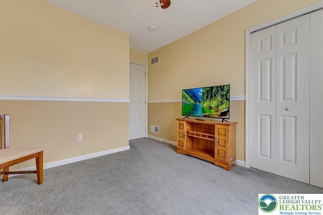 617 Lehigh Gap St, Walnutport Boro, PA 18088 - living area featuring carpet flooring and baseboards