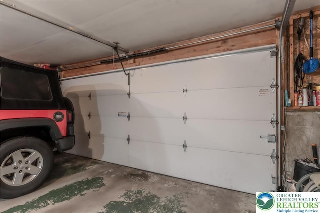 3195 Audubon St, Palmer Twp, PA 18045 - view of garage
