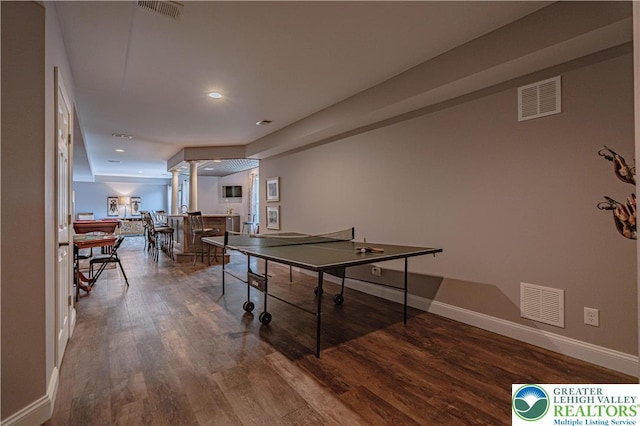 6532 Forest Knoll Ct, Upper Macungie Twp, PA 18106 - game room featuring wood finished floors, bar area, and recessed lighting