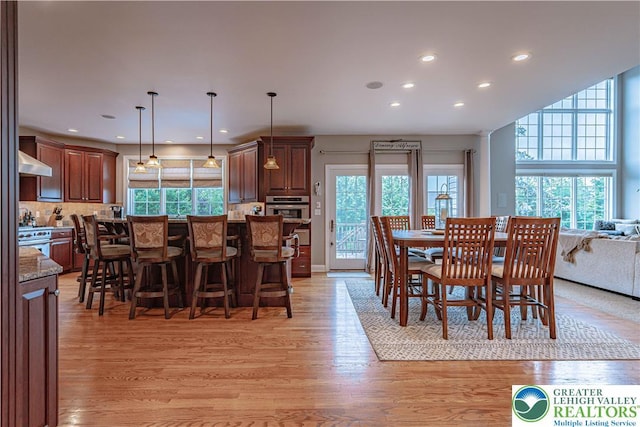 6532 Forest Knoll Ct, Upper Macungie Twp, PA 18106 - dining space with light wood-style floors and recessed lighting