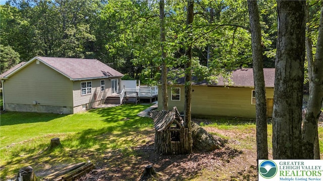 197 Broad Mountain View Dr, Penn Forest Twp, PA 18229 - view of grassy yard featuring a wooden deck