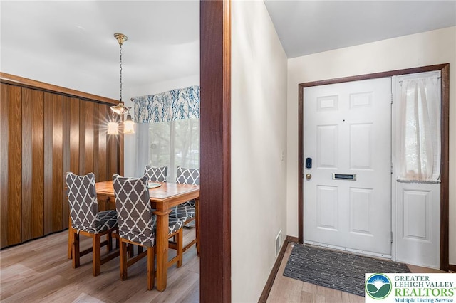 1411 Linden St, Bethlehem City, PA 18018 - entrance foyer with light wood finished floors and baseboards
