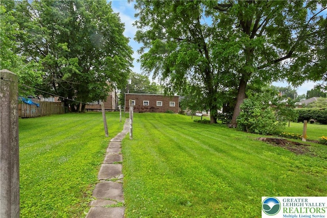 170 S Whitfield St, Nazareth Boro, PA 18064 - view of yard
