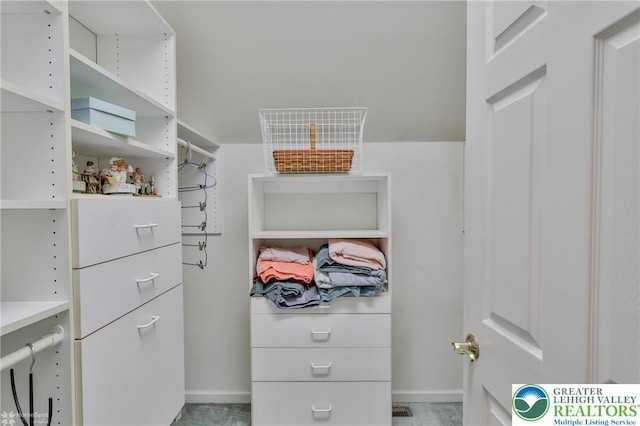 634 Country Club Rd, Easton, PA 18045 - view of walk in closet