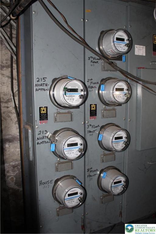 209 Northampton St, Easton, PA 18042 - utilities with electric meter