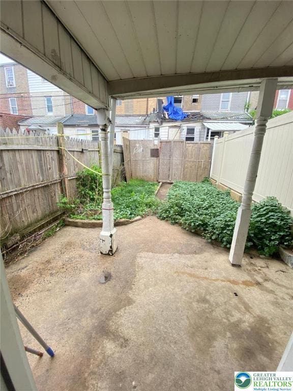 522 N Jordan St, Allentown City, PA 18102 - fenced backyard featuring a patio