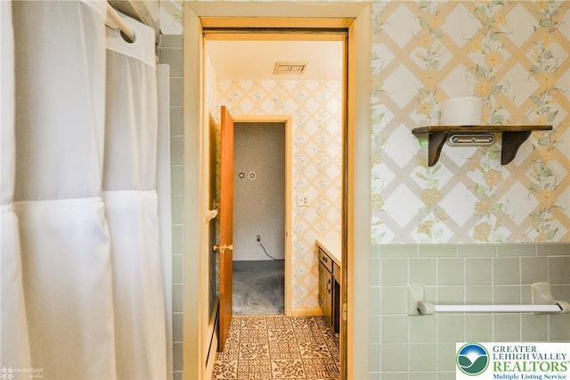 3609 Erie St, Palmer Twp, PA 18045 - bathroom featuring wallpapered walls and vanity