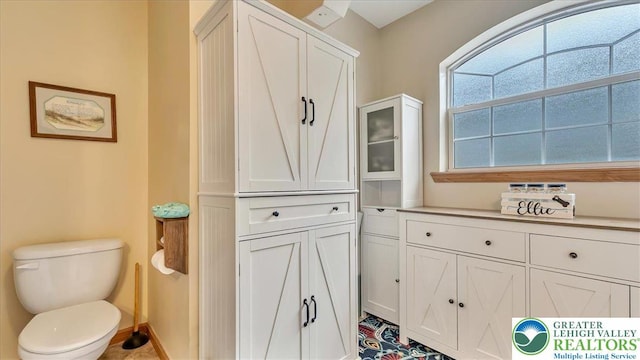 3954 Cedar Dr, Lehigh Twp, PA 18088 - bathroom with toilet
