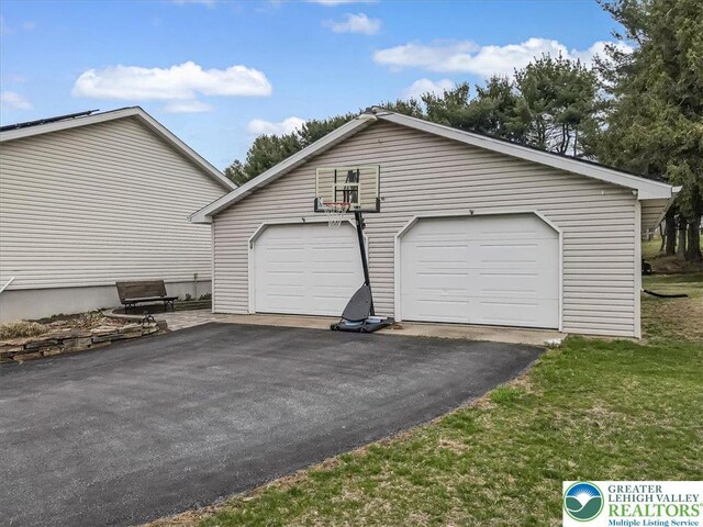 3954 Cedar Dr, Lehigh Twp, PA 18088 - view of detached garage