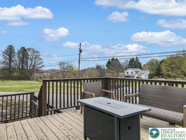 3954 Cedar Dr, Lehigh Twp, PA 18088 - view of wooden terrace