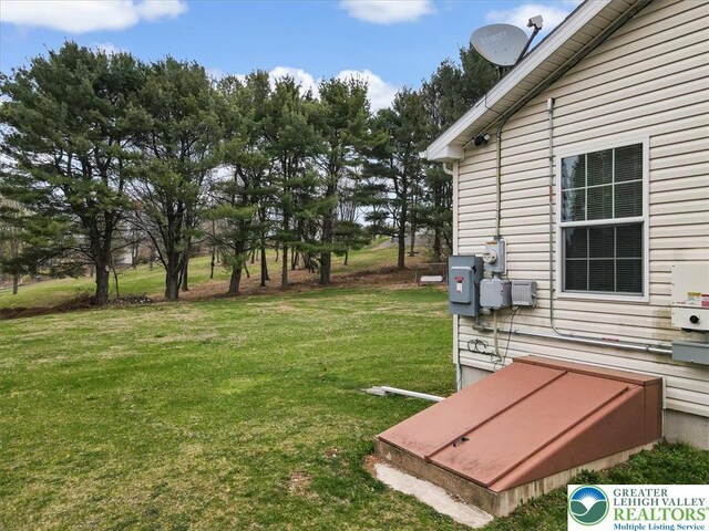 3954 Cedar Dr, Lehigh Twp, PA 18088 - view of green lawn