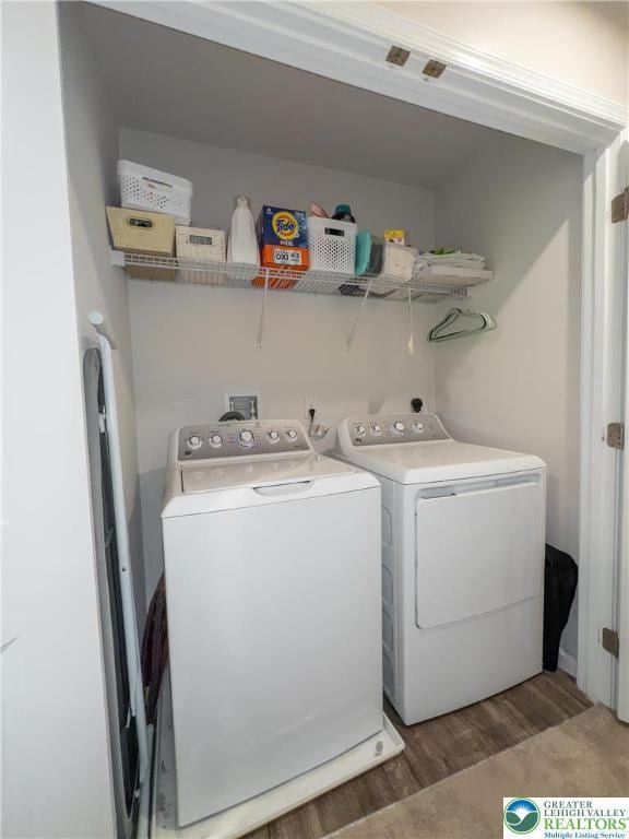 403 Lock Dr, Allen Twp, PA 18067 - laundry area with washer and clothes dryer and light wood finished floors