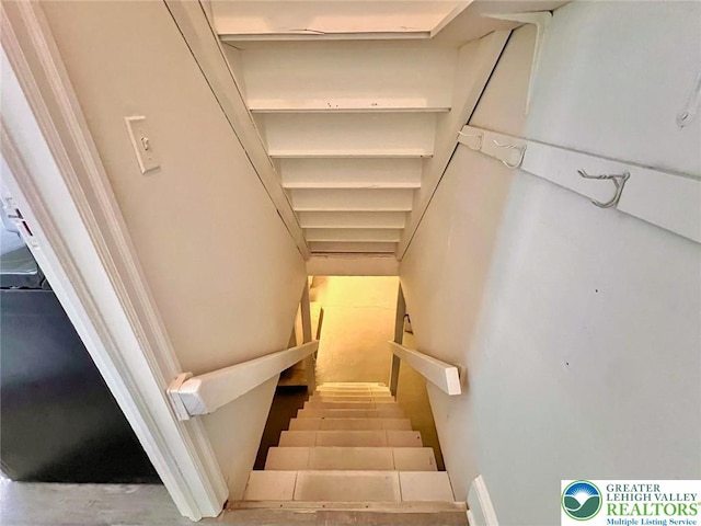 737 Frost Hollow Rd, Easton, PA 18040 - view of stairway