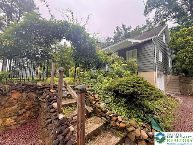 737 Frost Hollow Rd, Easton, PA 18040 - view of yard with an attached garage
