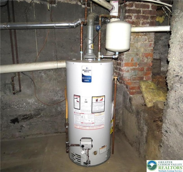 2206 Forest St, Wilson Boro, PA 18042 - utilities with water heater