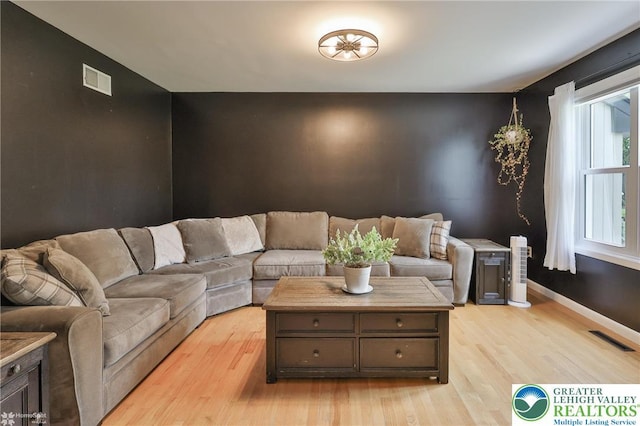 1925 Peach Tree Ln, Lower Saucon Twp, PA 18015 - living area featuring light wood-type flooring and baseboards