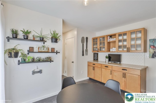 1925 Peach Tree Ln, Lower Saucon Twp, PA 18015 - dining area with baseboards