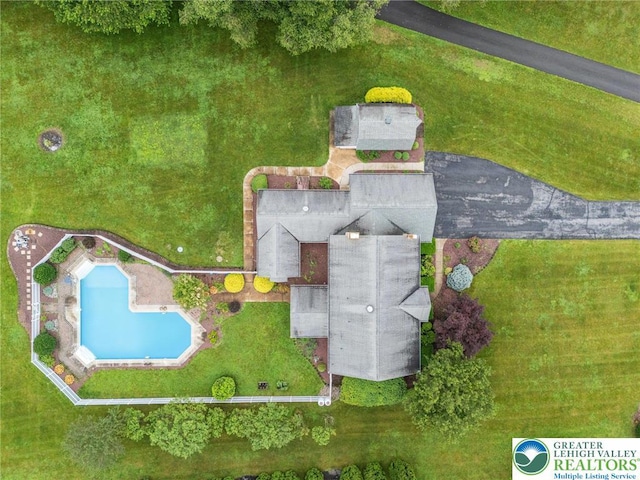 1151 Marfield Dr, Bushkill Twp, PA 18064 - bird's eye view of a pool