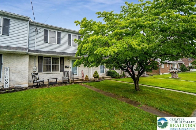 468 E 9th St, Northampton Boro, PA 18067 - view of property with a front yard