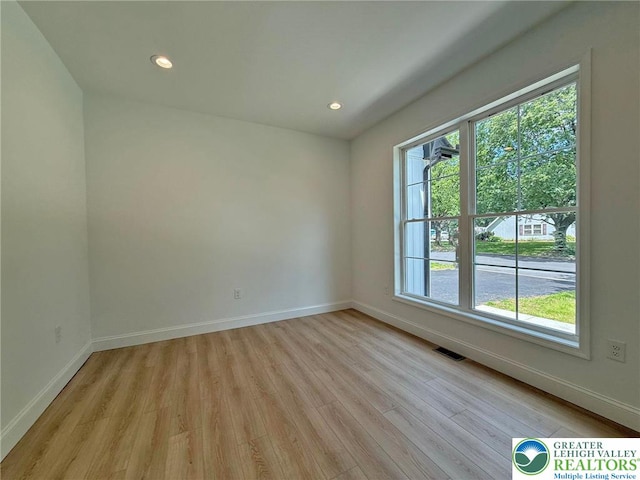3631 Oak Ridge Dr, Washington Twp, PA 18080 - unfurnished room with healthy amount of natural light, light wood finished floors, and recessed lighting