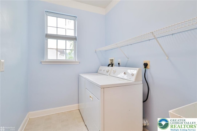 780 Ramblewood Dr, Forks Twp, PA 18040 - laundry area featuring washing machine and clothes dryer and baseboards