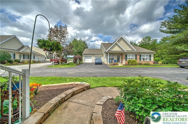 4693 Bluegrass Ln, Lower Macungie Twp, PA 18062 - view of yard