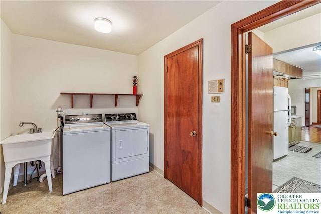 194 Gallagher Rd, Whitehall Twp, PA 18052 - laundry area featuring independent washer and dryer and baseboards