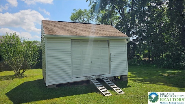 532 Oakwood St, Palmer Twp, PA 18045 - view of garage