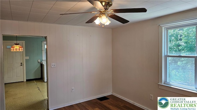 532 Oakwood St, Palmer Twp, PA 18045 - empty room with baseboards and a ceiling fan