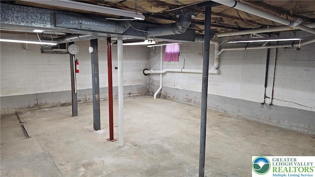 532 Oakwood St, Palmer Twp, PA 18045 - view of unfinished basement