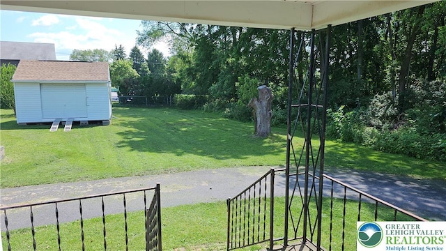 532 Oakwood St, Palmer Twp, PA 18045 - view of yard with a storage shed