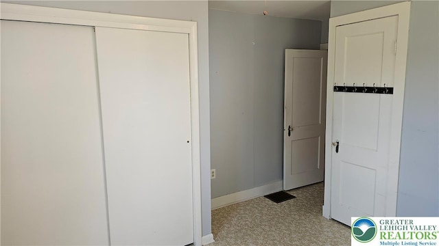 532 Oakwood St, Palmer Twp, PA 18045 - unfurnished bedroom featuring baseboards and a closet