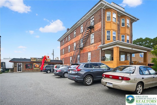 624 N Maxwell St, Allentown City, PA 18109 - view of building exterior featuring uncovered parking