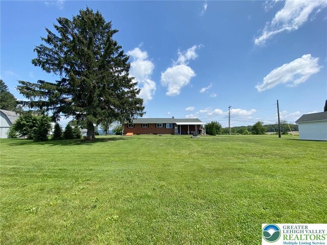 3111 Pheasant Dr, Moore Twp, PA 18067 - view of grassy yard