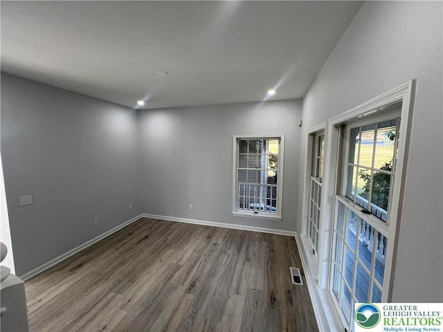 106 Lynx Ln, Chestnuthill Twp, PA 18330 - empty room featuring wood finished floors and recessed lighting
