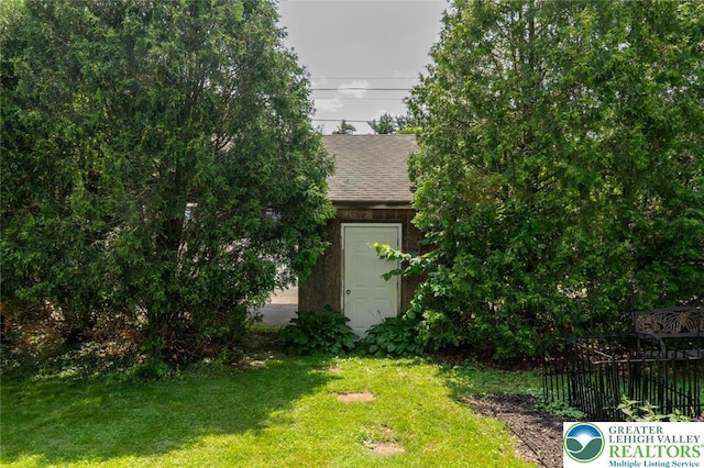 104 Garden Ct, Emmaus Boro, PA 18049 - view of front of house featuring a shingled roof
