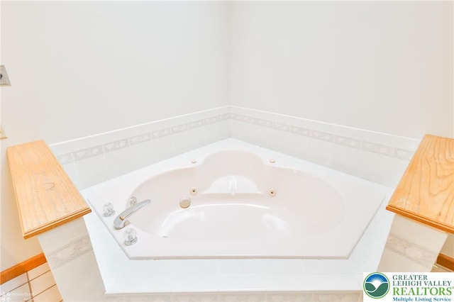 6242 Domarray St, Upper Saucon Twp, PA 18036 - bathroom featuring a whirlpool tub