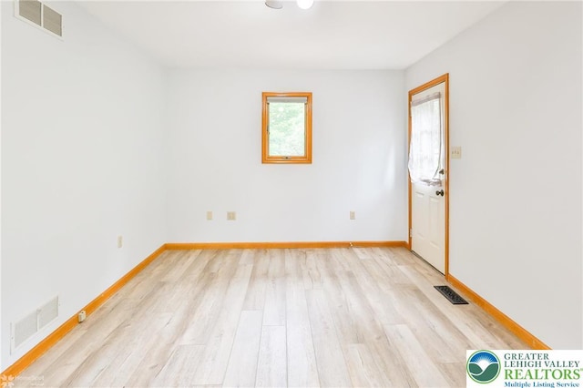 6242 Domarray St, Upper Saucon Twp, PA 18036 - unfurnished room featuring light wood-style floors and baseboards