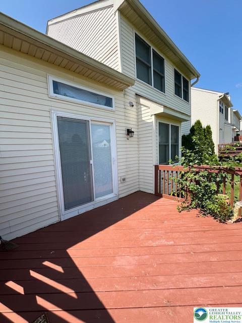 255 Ridings Cir, Macungie Boro, PA 18062 - view of deck
