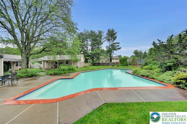 938 Meadow Cir, Bethlehem City, PA 18017 - outdoor pool featuring a patio