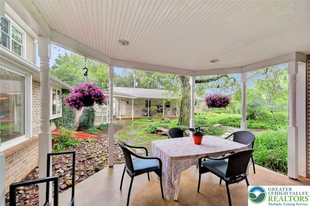 938 Meadow Cir, Bethlehem City, PA 18017 - view of patio / terrace with outdoor dining space