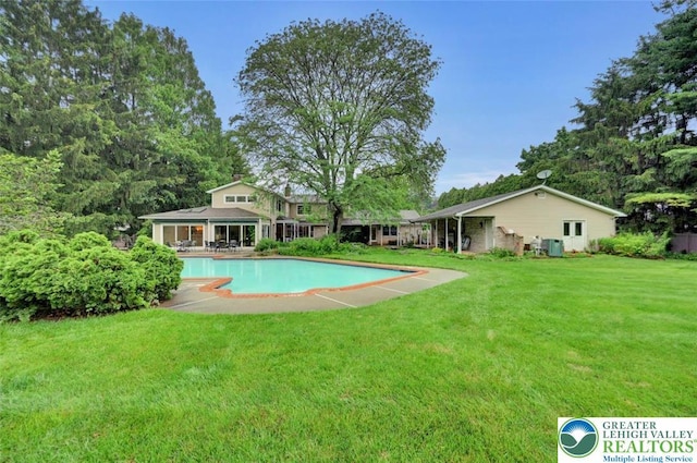 938 Meadow Cir, Bethlehem City, PA 18017 - outdoor pool with a yard and a patio