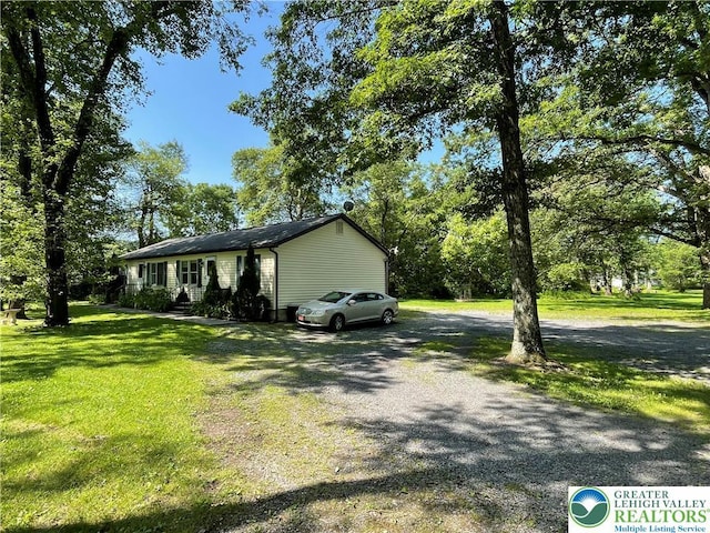 849 Weir Lake Rd, Chestnuthill Twp, PA 18058 - view of front of home featuring driveway and a front lawn