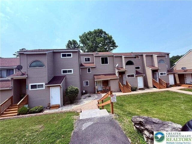 3353 Windermere Dr, Lehman Twp, PA 18324 - multi unit property with a front lawn