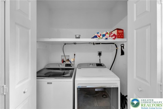 672 Clearview St, Tobyhanna Twp, PA 18334 - washroom featuring separate washer and dryer