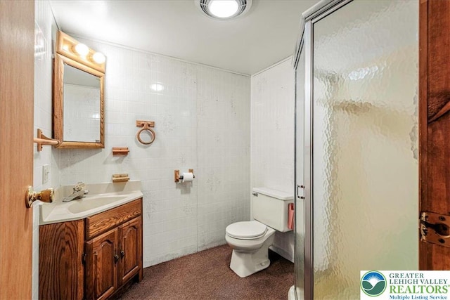 2834 Interchange Rd, Franklin Twp, PA 18235 - bathroom with vanity and a stall shower