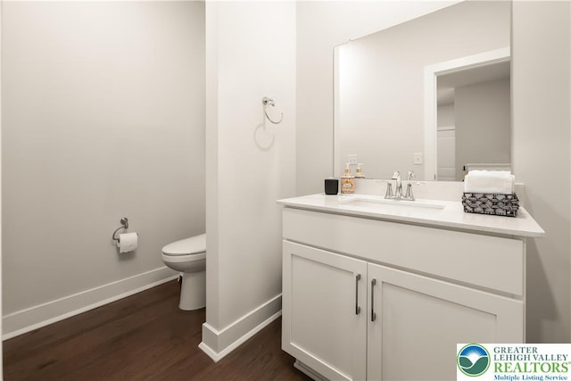 5635 Saucon Ridge Rd, Upper Saucon Twp, PA 18036 - bathroom featuring vanity and wood finished floors