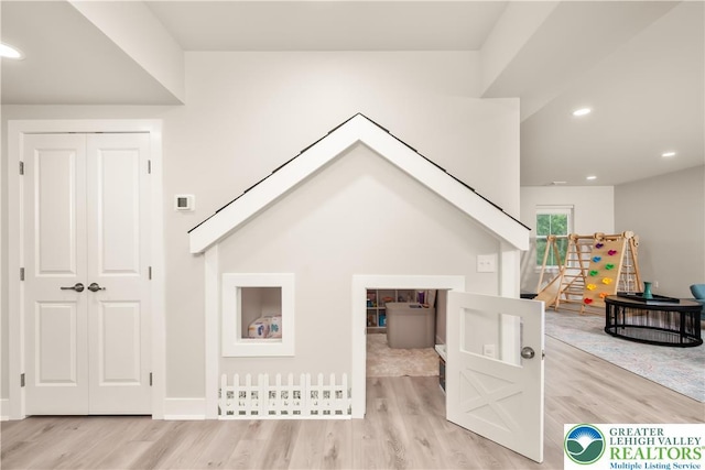 5635 Saucon Ridge Rd, Upper Saucon Twp, PA 18036 - interior space featuring wood finished floors and recessed lighting