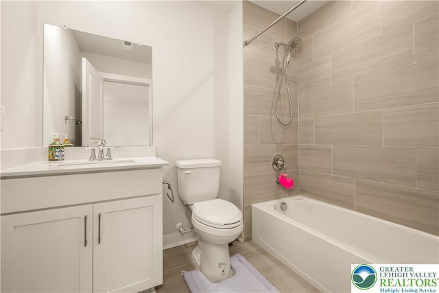 5635 Saucon Ridge Rd, Upper Saucon Twp, PA 18036 - bathroom with vanity and bathtub / shower combination