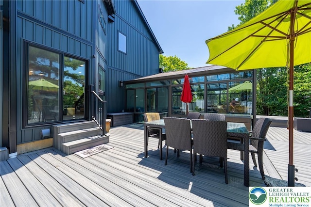 1488 Shelburne Ct, South Whitehall Twp, PA 18104 - deck with outdoor dining space and entry steps